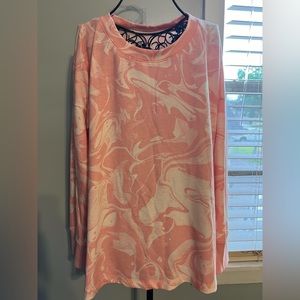 Wonderly Studio SizeMed Top very nice Pink and white.  EUC